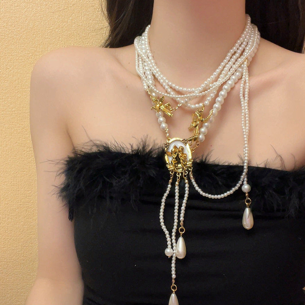 The Heavenly Choker: Layered Pearls for a Timeless Elegant Statement